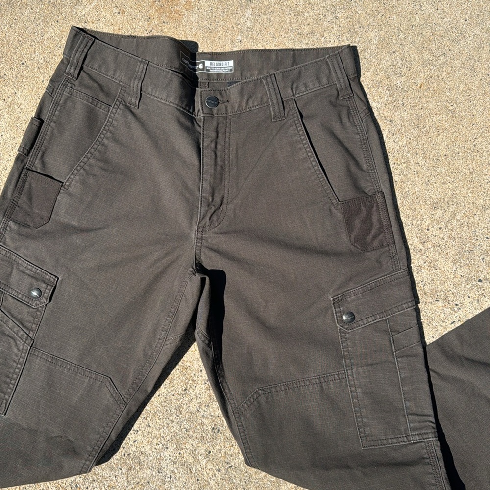 Men’s 33/30 Relaxed Fit Carhartt Utility Cargo Pants - Picture 5 of 14